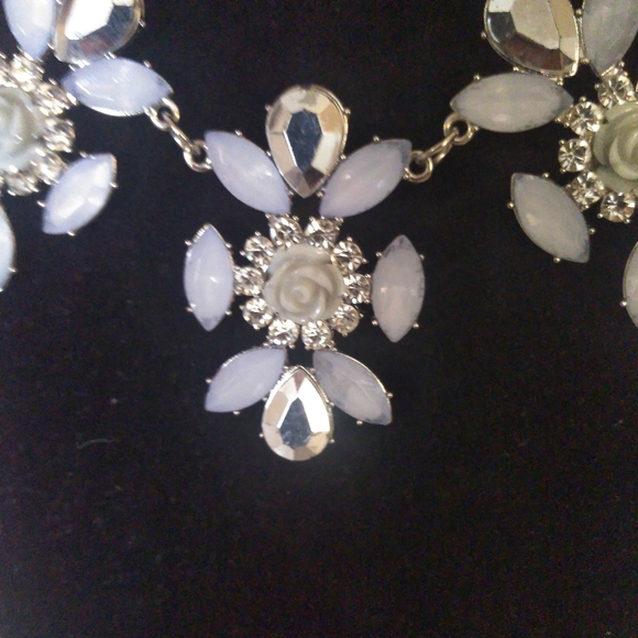 Foggy lavender Necklace - Picture 2 of 3